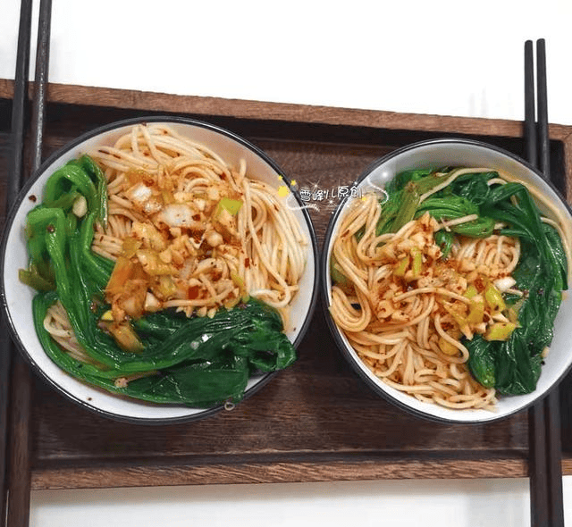 油泼面怎么做好吃正宗 a5493f04c93a48e7b7b803128df5609c.png