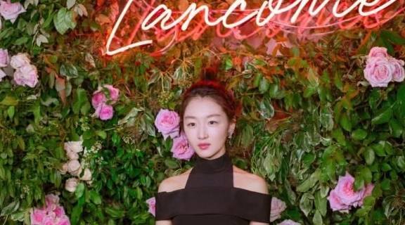 吴亦凡|把帽子取下后的周冬雨，原来留着吴亦凡同款发型，模样又酷又美