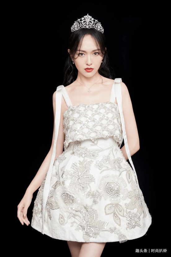 代名词|唐嫣还真是小可爱的代名词呢！清新小裙子的搭配，简直不要太甜了