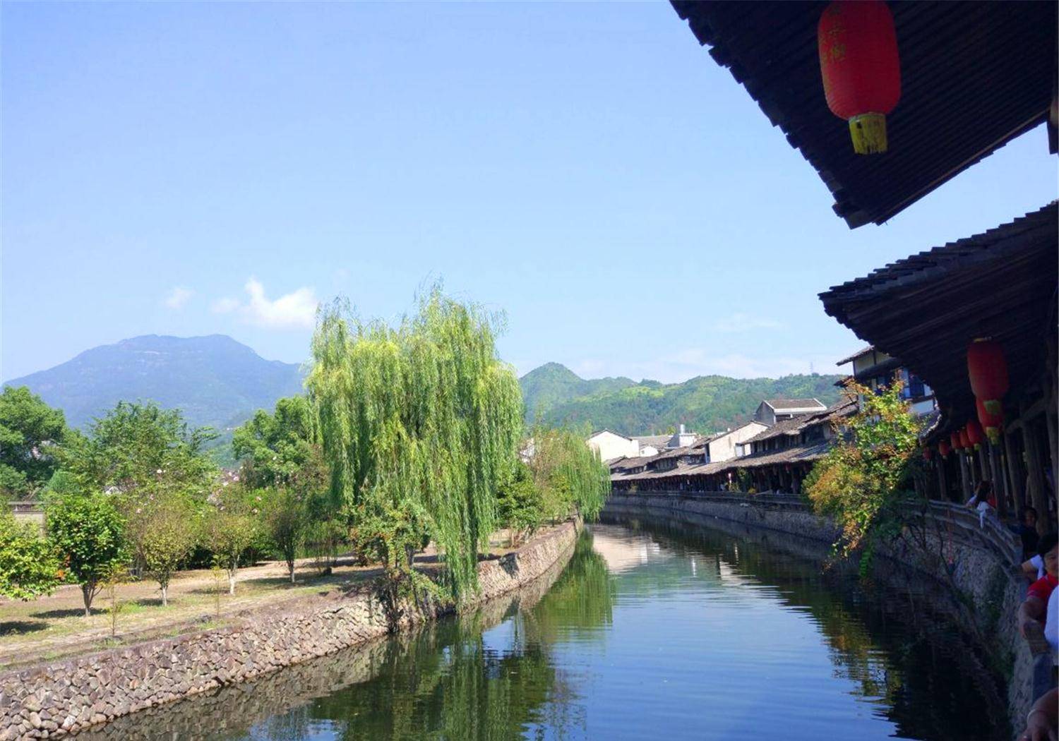 杭州怎么去龙泉 9072b7aef78a4955abd320a4a0a03fef.jpeg