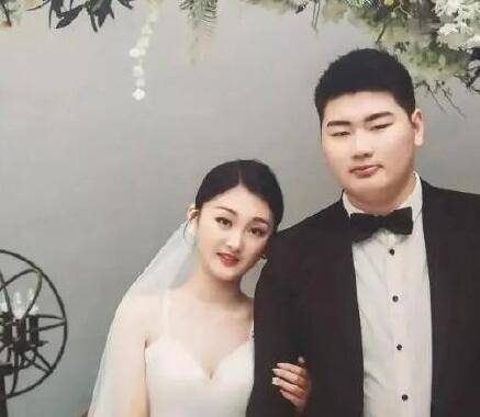 原创大衣哥儿媳妇陈亚男婚后发出感叹感觉命运不一样了哪里都是人