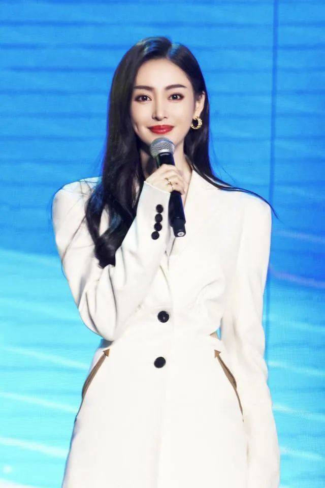 当红|张天爱穿深V领大秀魔鬼身材!当红美女雪肤娇嫩性感迷人