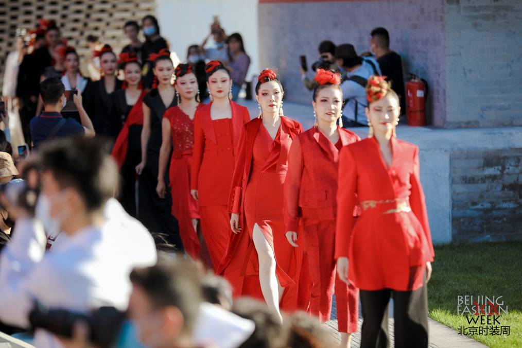 lady|“乘风破浪秀东方”idollady 2020北京时装周惊艳发布