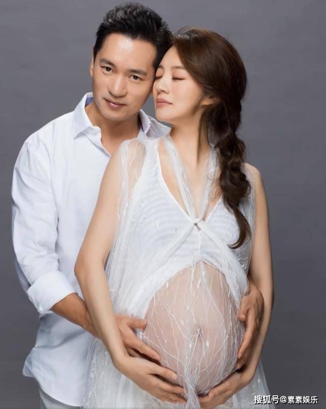 连换|安以轩和百亿老公晒幸福孕妇照：连换6套服装，辣妈风格很明显
