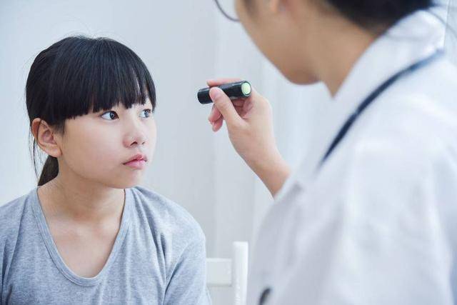 我国人口近视的原因_预防近视手抄报(2)