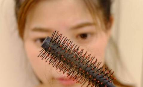 脱发掉发严重怎么办教你养发 8c2b481a2710434285825190293e16df.jpeg