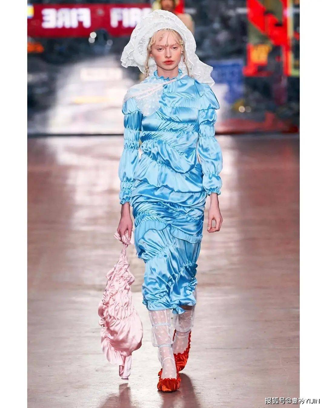 女性|新锐品牌yuhan wang国内首秀 | 极致的浪漫主义,拥抱女性的柔软力量