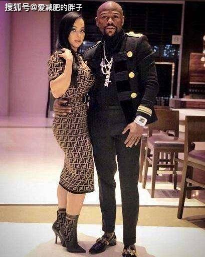 女友|都知道梅威瑟爱美女，拥有7位女友和平共处，相处的秘诀是什么？