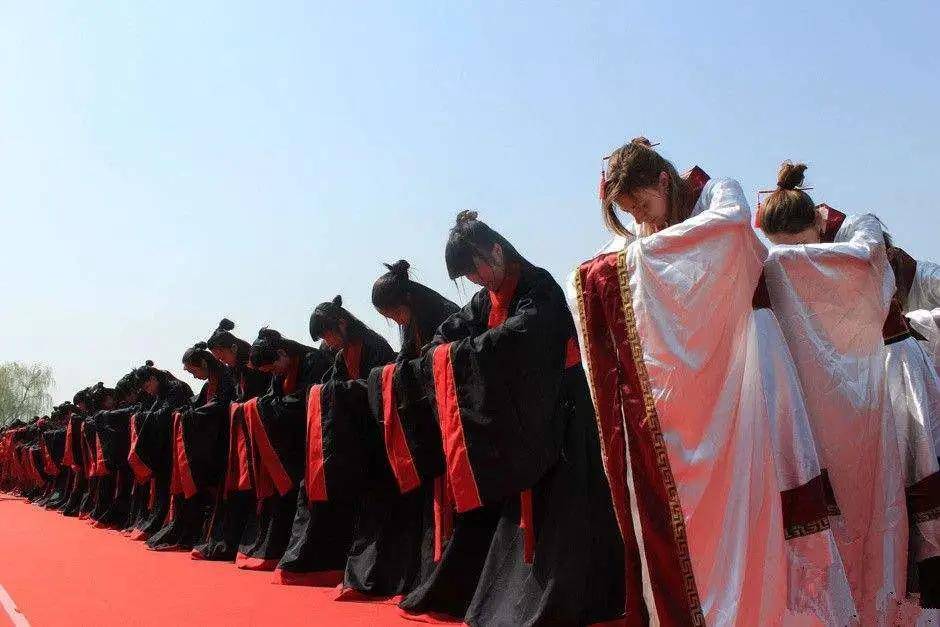 瑶畔文萃贺少雅毕啸南中国古代冠礼的文化内涵及其当代意义