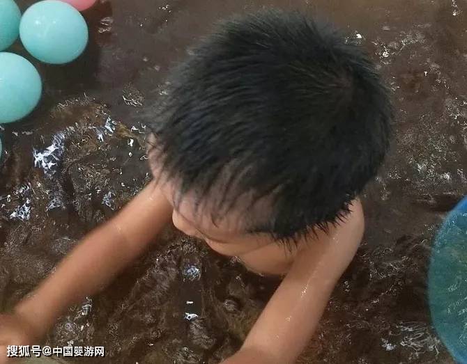宝宝|难怪人多秋天带宝宝的游泳的家长是这么想的