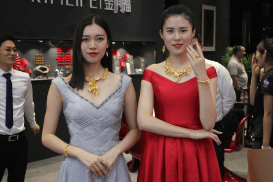 珠宝|森科照明，森科灯饰在珠宝展示的运用