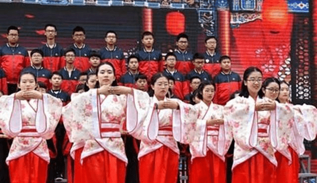 中国古代流行的见面隔空作揖,是如何演变到现代握手的