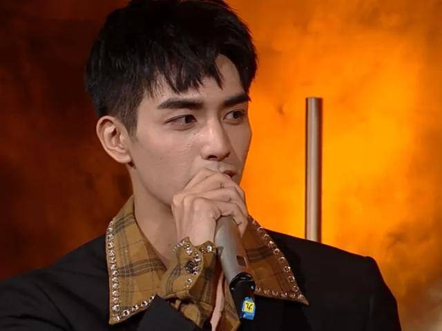 金鹰节|金鹰节开幕魔鬼打灯又来了！宋威龙满脸痘印，张萌脸部肿胀