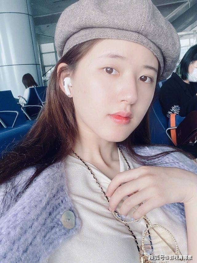 宋茜发泳装照力证腰肢纤细，疑似抱怨“金鹰女