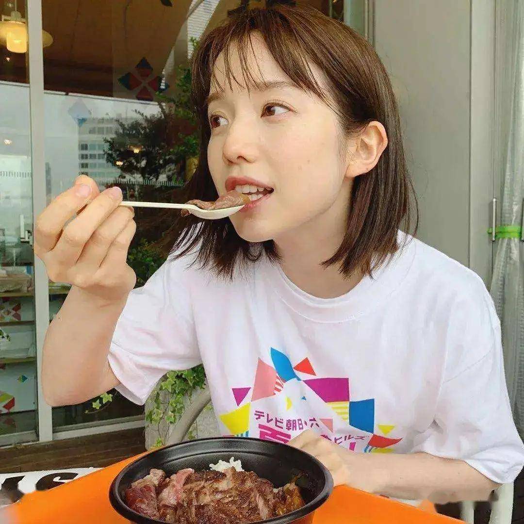 弘中|这位女明星突然开窍了？？比毛晓彤还甜的30岁萝莉脸美晕众人！