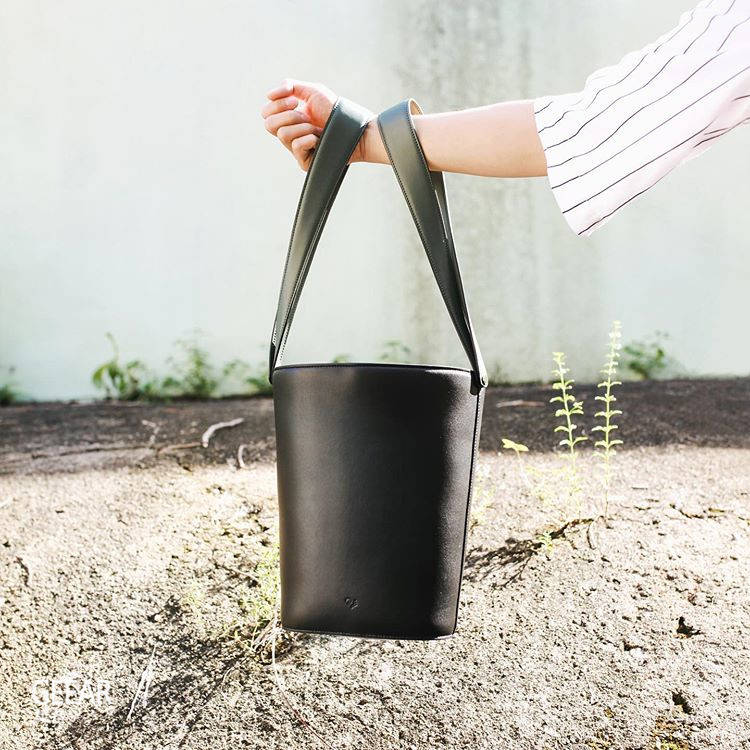 手袋|简约利落的设计：受时尚博主们追捧的这个高品质小众包包品牌！