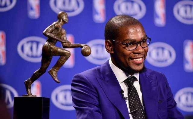 NBA史上最有争议的一届MVP！载入历史的赛季表现，却被讽刺刷数据