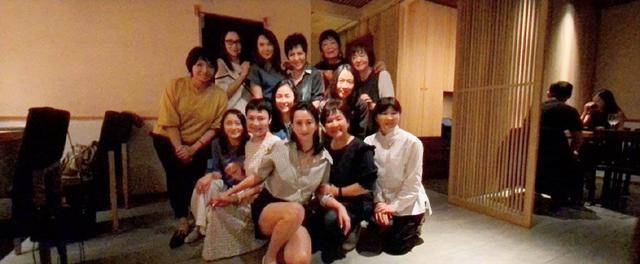 锥子脸|61岁向太少女心足！拍照爱把自己P成锥子脸，第一美模颜值成过去