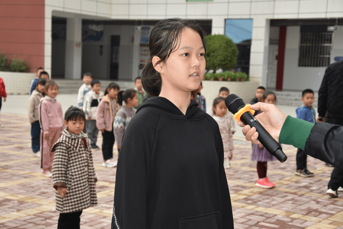 筑牢安全防线 守护师生平安—三门峡市德馨苑小学举行"防踩踏"安全