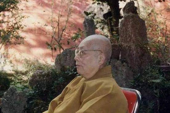 隆莲法师:放弃高官厚禄,巴蜀才女毅然出家,留下219粒舍利子