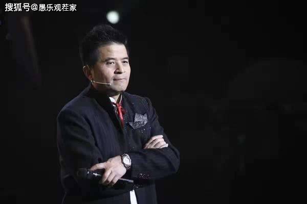 质疑|原创61岁毕福剑再次现身商演，一件短袖穿9年，被质疑经济状况不太好