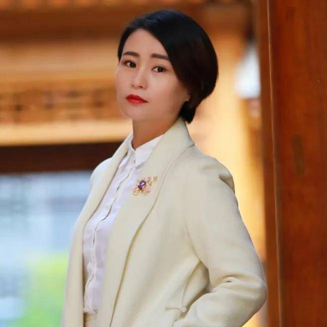 女王|赫拉臻藏||百变女王刘涛，有多美就有多拼！