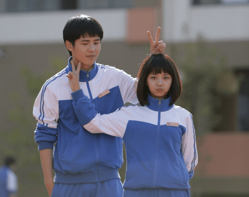 赵丽颖|原创谭松韵30岁还演高中生，娃娃脸成为转型阻碍，赵丽颖值得她借鉴