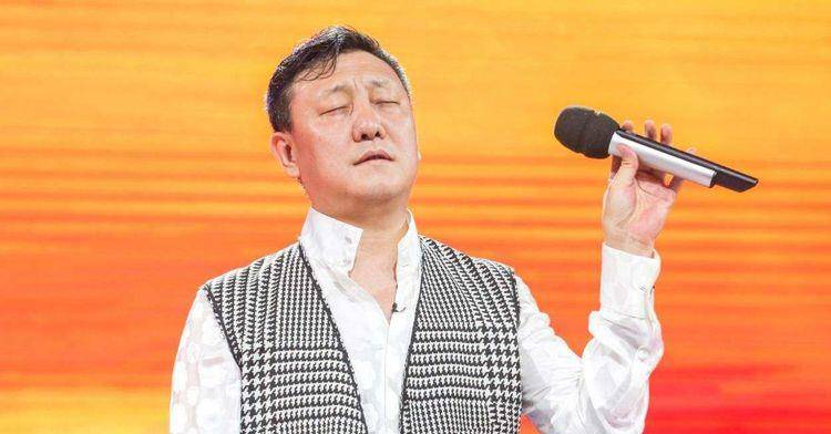 韩磊娇妻首曝光,小10岁老婆气质优雅,如今儿女双全成人生赢家