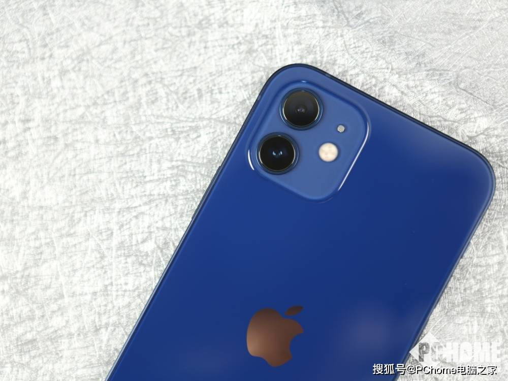 iPhone|iPhone 12蓝色版实拍图赏：真·五彩斑斓的蓝