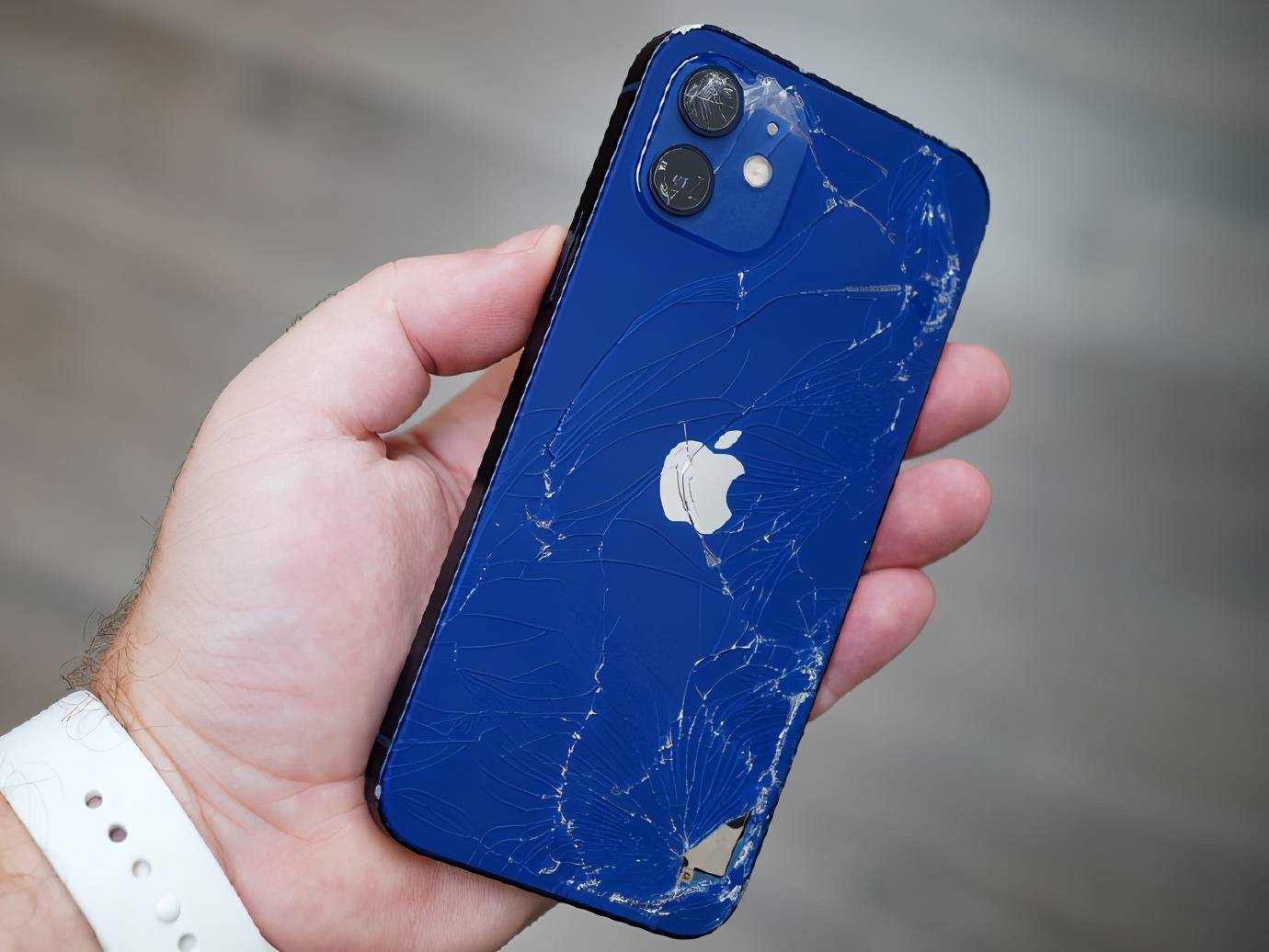 刚买的iPhone XS/ XS Max摔碎了是什么样的一种体验？ - 知乎