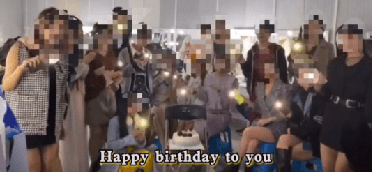 待遇|原创孟非晒庆生视频,24位美女一同为他唱生日歌,这待遇着实令人羡慕