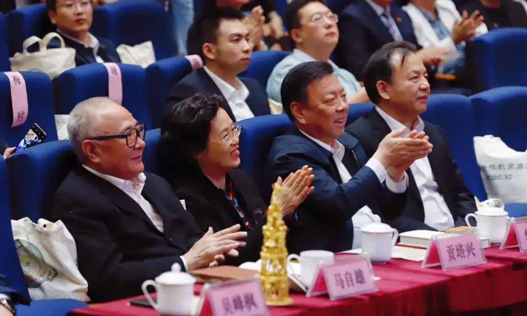 消息资讯|无锡金桥教育集团校庆——青春20载，奋发向未来！