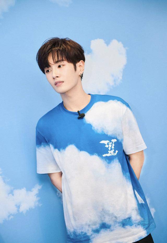 人缘|原创被拍到恋情就分手，在节目中发言引争议，他的路人缘无法挽回