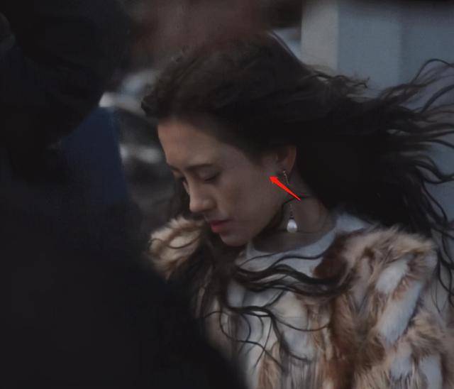 蒋梦婕|女明星为了发际线有多拼？蒋梦婕戴假发片，鞠婧祎糊了满脑袋粉