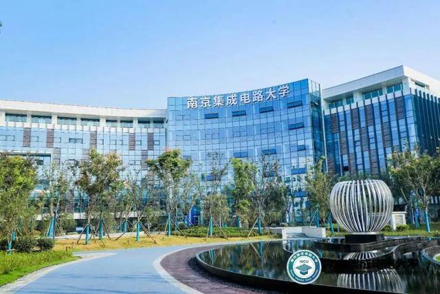 任正非谈华为最大的困难：设计了先进的芯片，