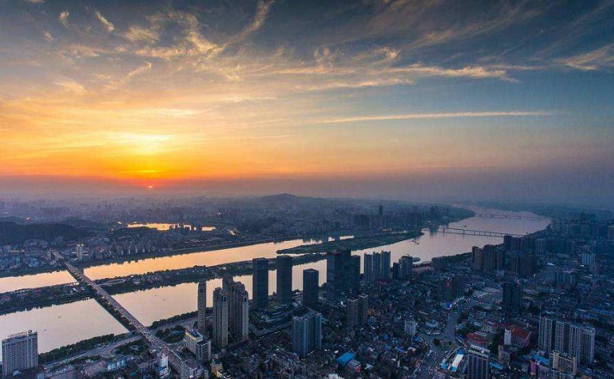 2020重庆都市区经济_2020年前三季度GDP总量前十城市出炉,重庆取代广州列