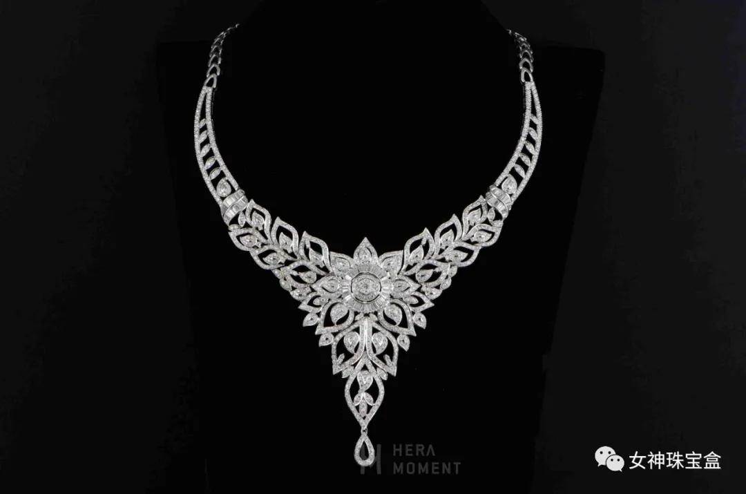 珠宝|HERAMOMENT赫拉臻藏珠宝课|什么是钻石的火彩？