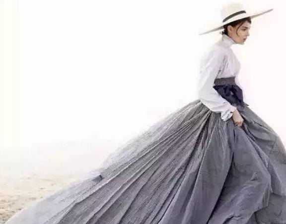 指南|灰色搭配指南出炉，注意这些地方，夏天穿它也能照样美