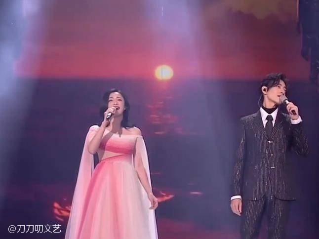 晚会照妖镜:黄晓明暴瘦 姚晨腰粗,王鸥美瞳忒诡异