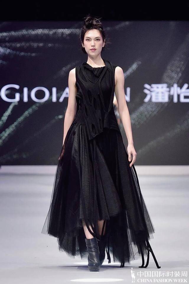 怡良|GIOIA PAN·潘怡良：返素归“织”，永续时尚