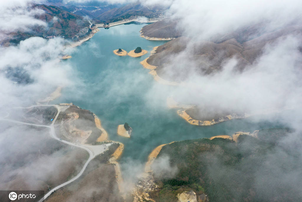 广西全州天湖景区,云雾缭绕宛若仙境