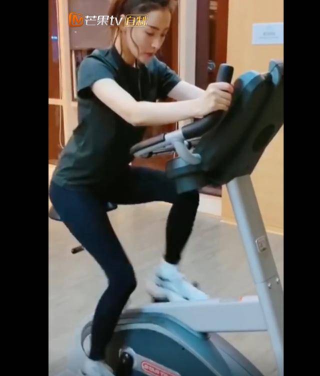 身高|张天爱比例绝了,165身高有113的腿,不知道放哪就伸出去吧