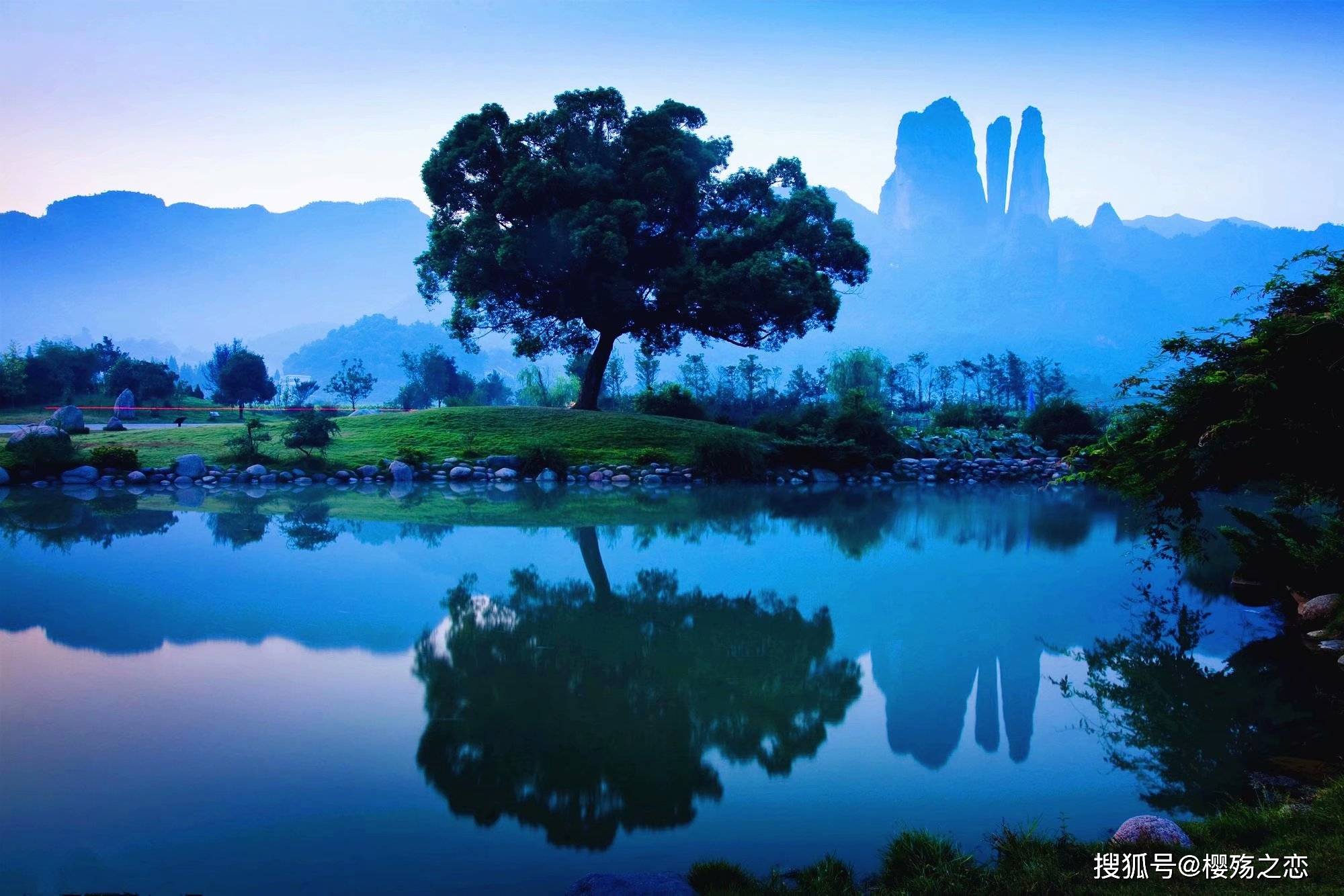 浙江省首个世界自然遗产，以“三爿石”著称，连徐霞客都情有独钟_江山