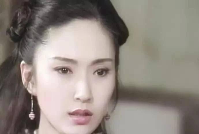 1991年,张玉嬿和林以真,白冰冰,戈伟如合作出演喜剧《家有仙妻》,在