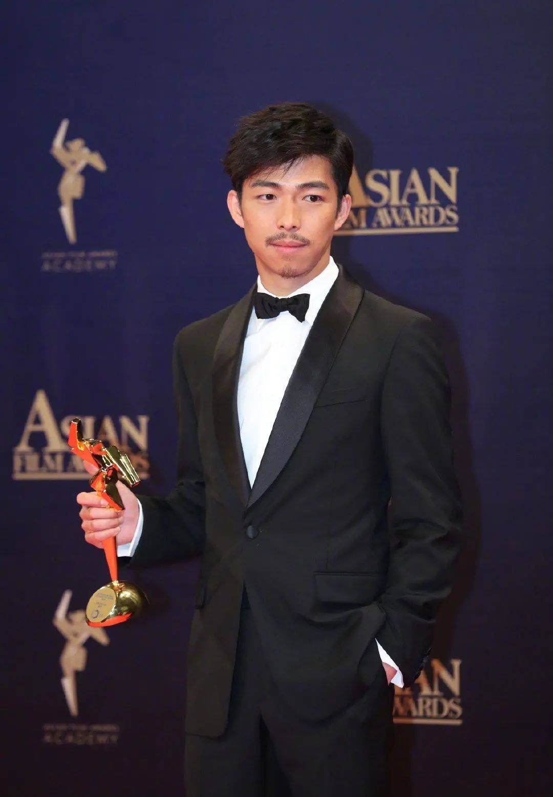 被黄渤徐峥青睐，从《药神》到大爆新片，章宇