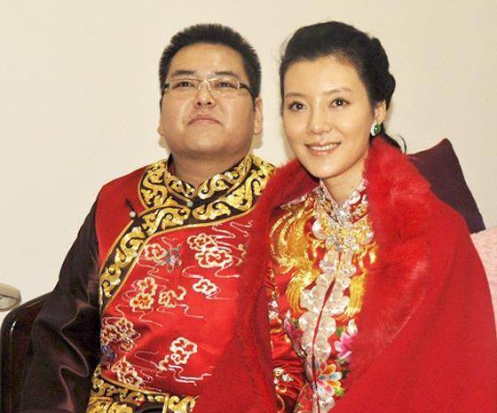 65岁王丽云和38岁车晓,事业风光却婚姻不幸,母女至今