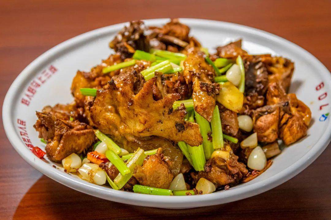 『莱芜炒鸡』组图|王啸咱济南的把子肉、莱芜炒鸡、雪野鱼头，及鲁菜中的