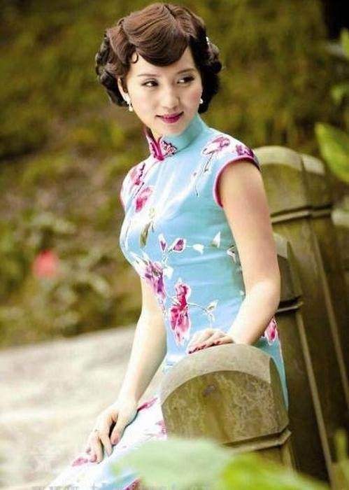 原创女星谁最合适穿旗袍?张曼玉,李嘉欣太惊艳,陈好才是风情万种