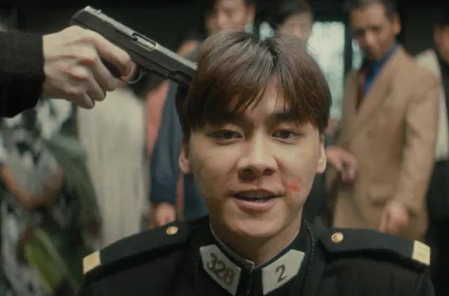 那些成功摘掉“流量”帽子的明星，鹿晗靠悬疑剧转型，而他成为了收视的保证