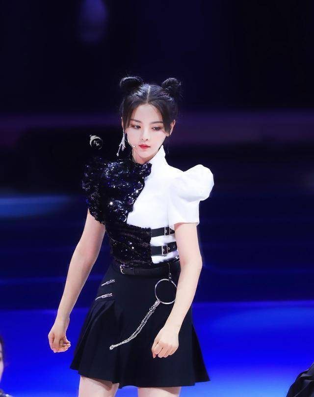 发型|丸子头不会过时，2020秋冬继续流行，高圆圆都爱上了，扎对才高级